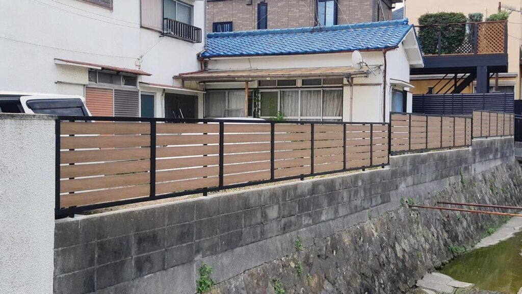 芦屋市のリフォーム外構工事：施工後のフェンス