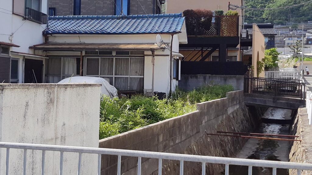 芦屋市のリフォーム外構工事：施工前のフェンス取付前